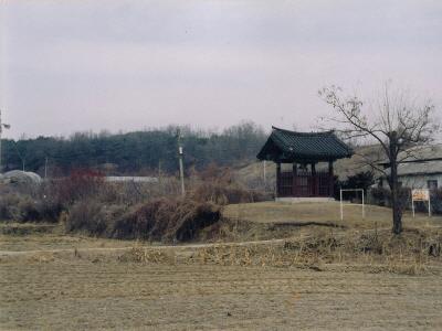 두학동 절터 전경 썸네일 이미지